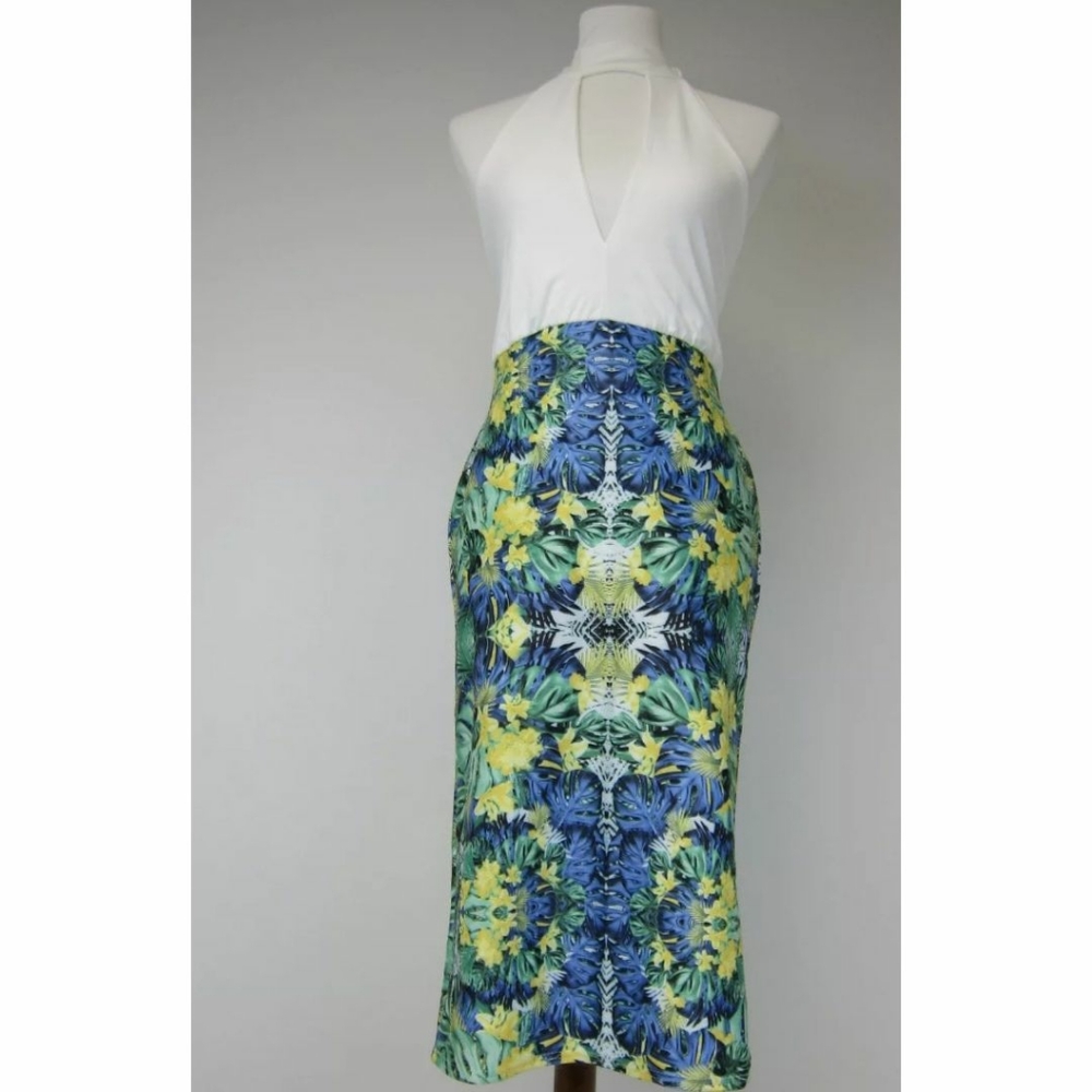 BooHoo Plus size Floral Midi Dress, NWT